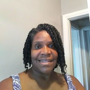 Meet your Posher, Adrienne